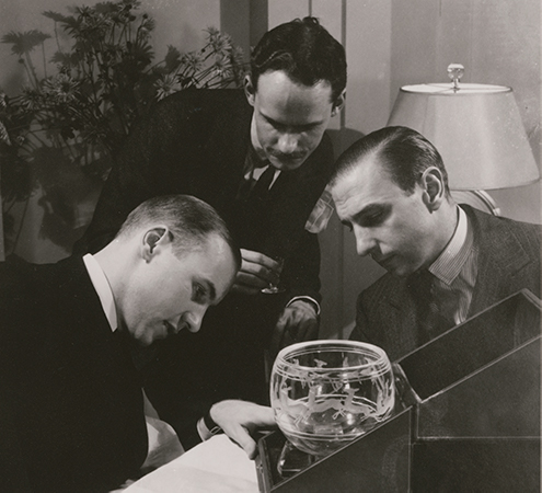 Houghton, Gates and Waugh inspecting a Gazelle Bowl
